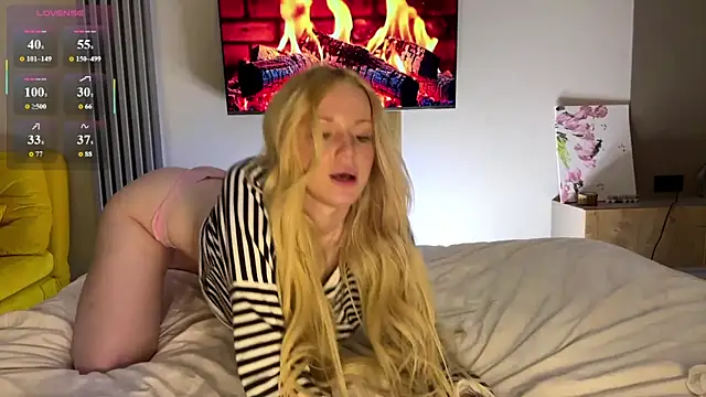 moonavelle live cam on StripChat