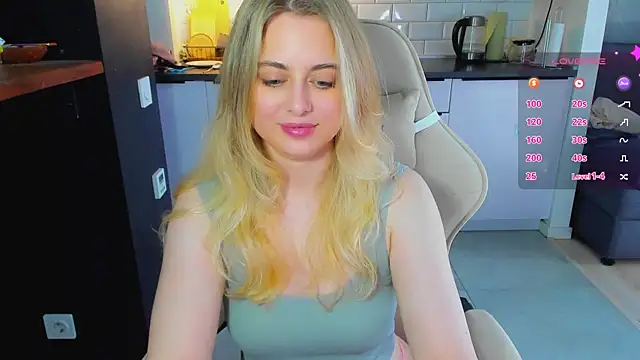 blonde_kellyy webcam