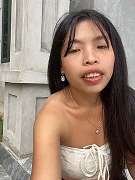 Hikomy- live cam on StripChat