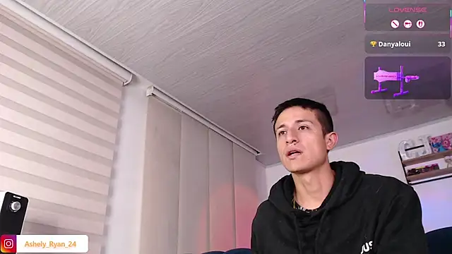 ashely_ryan24 webcam