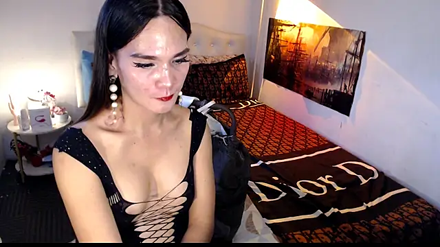 NinaDOM4CUM webcam