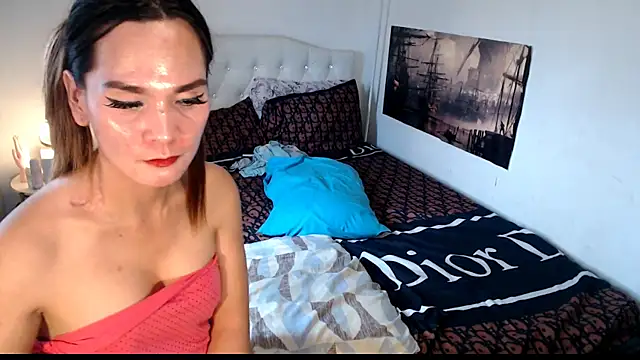 NinaDOM4CUM webcam