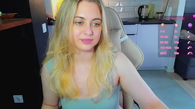 blonde_kellyy webcam