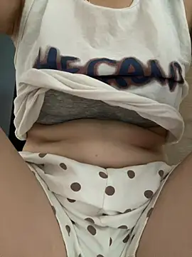 Milk_Mom99 webcam