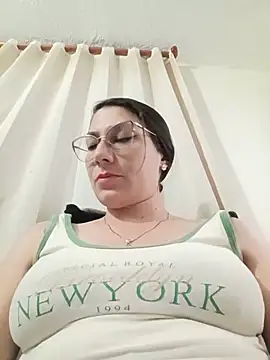 Mia_Love-3 webcam