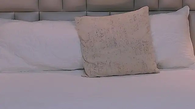 AgathaKondo_ webcam
