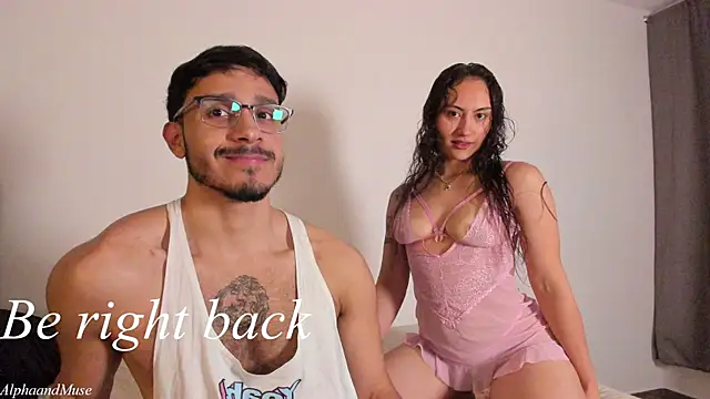 alphaandmuse webcam