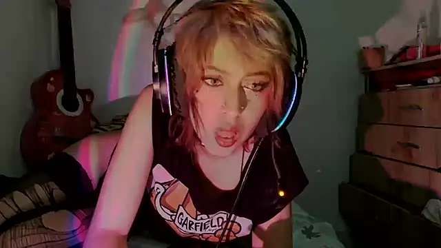 kittenpasive30 webcam