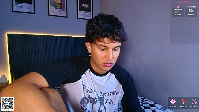 Leo_Savage_ webcam