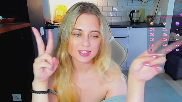 blonde_kellyy webcam