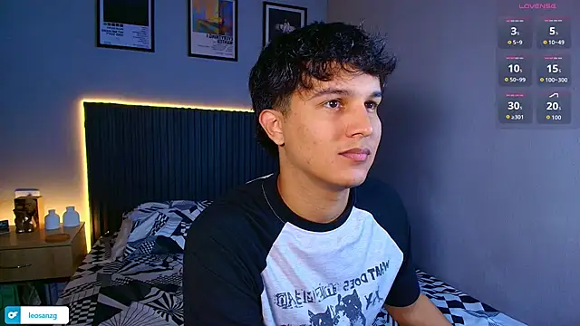 Leo_Savage_ webcam