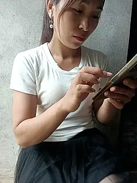 Thobaby112 live cam on StripChat