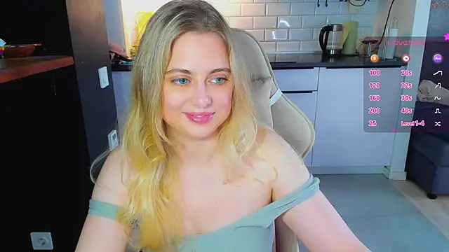 blonde_kellyy webcam