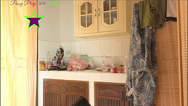 JadeStarUK webcam