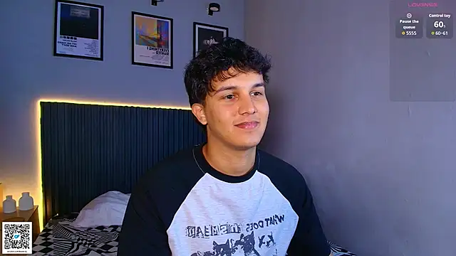 Leo_Savage_ webcam