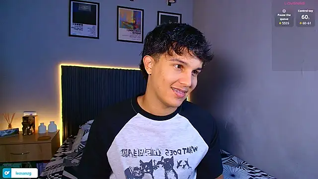 Leo_Savage_ webcam