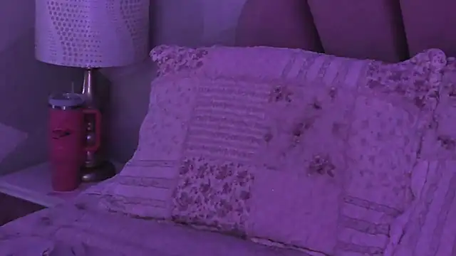 KylieMonnett webcam