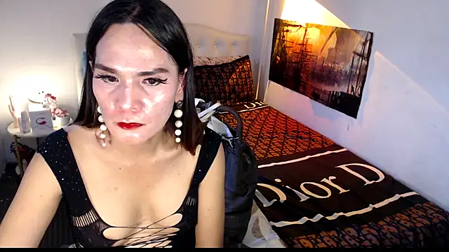 NinaDOM4CUM webcam