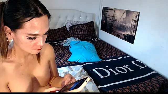 NinaDOM4CUM webcam