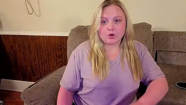 PhatAssBlond webcam