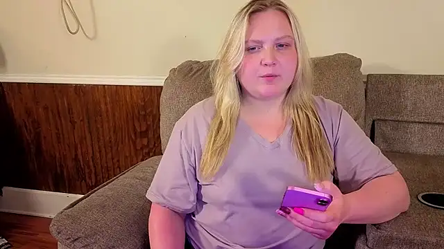 PhatAssBlond webcam