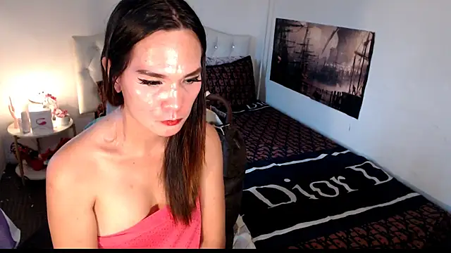 NinaDOM4CUM webcam