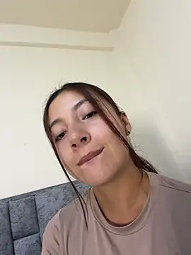Karlee_Grey1 live