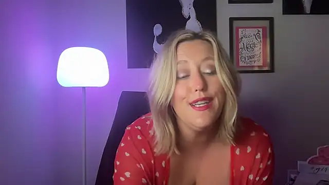 MissNaughtyBlonde