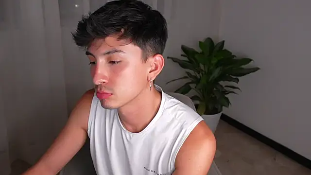 sweettaaron01 webcam