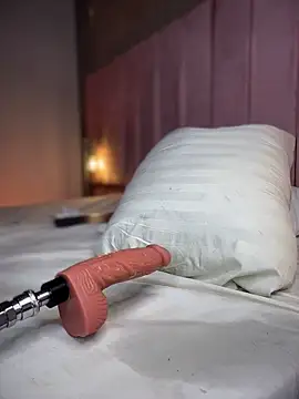 Hillary_Collins1 webcam