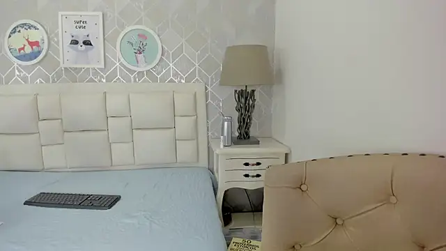 naia_cox webcam