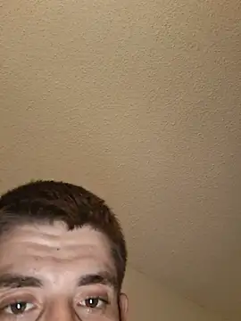 DaUninut696 webcam