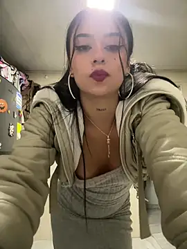LilacNoir webcam