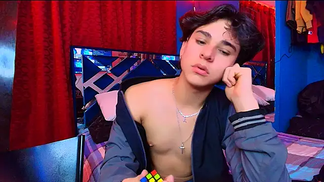 Luke_Howland webcam
