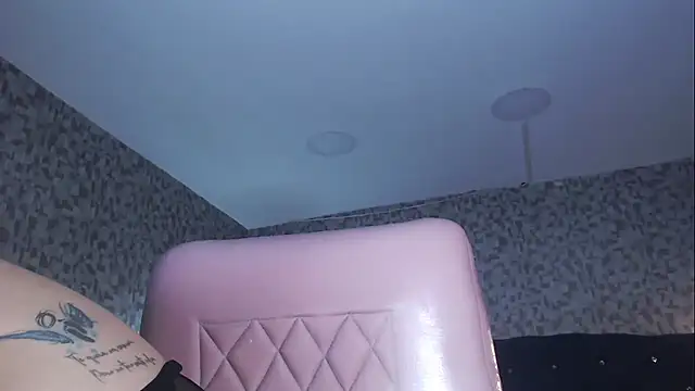 CurvyJulieth webcam