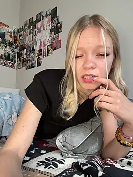 Foxy_Blondie webcam