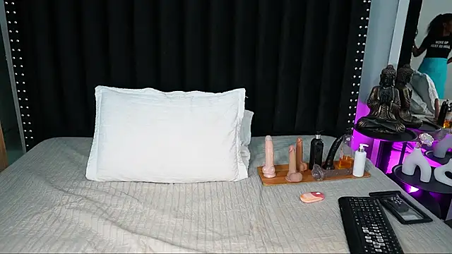 petitelittleebony webcam