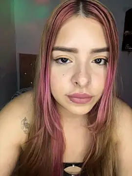 Nahomy_cm webcam
