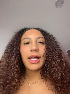 Daphnne_Curly webcam