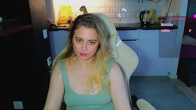 blonde_kellyy webcam