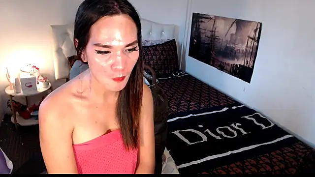 NinaDOM4CUM webcam
