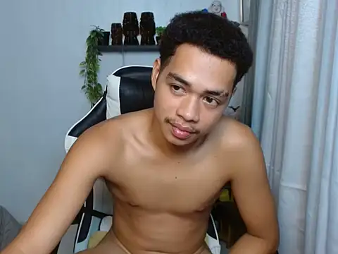 curlyasian_njxx webcam