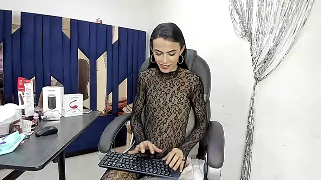 Aisha_hotts777 webcam