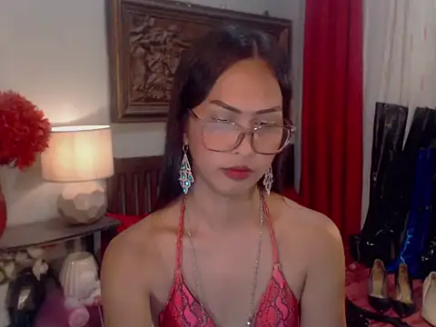 Nathalieheartt live cam on StripChat