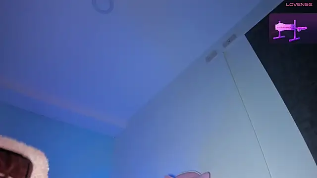 littless_angel live cam on StripChat