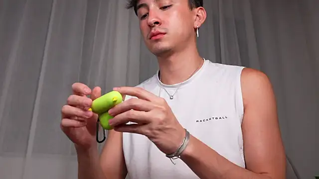 sweettaaron01 webcam