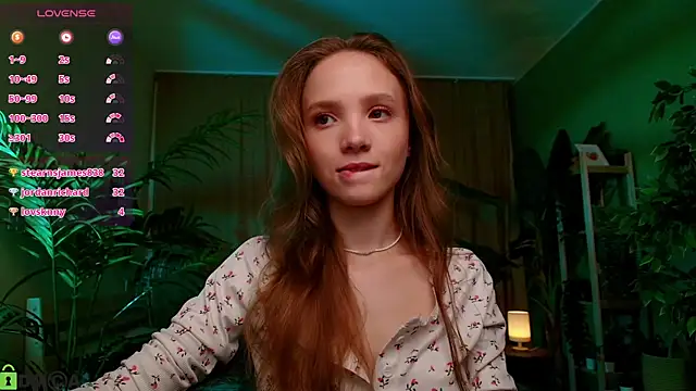 Adria_Arjona webcam
