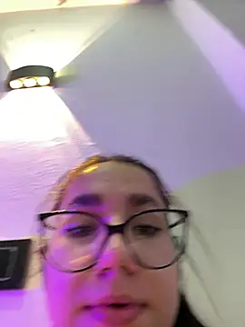 miakhalaf_ webcam