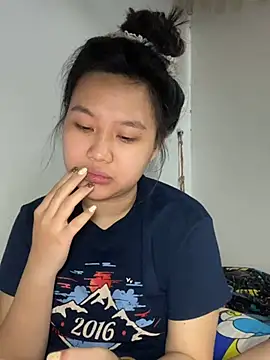 Almira6868 live cam on StripChat