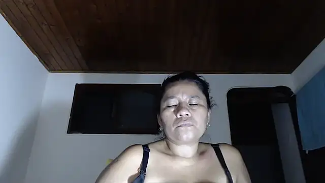 adrixxx38 webcam